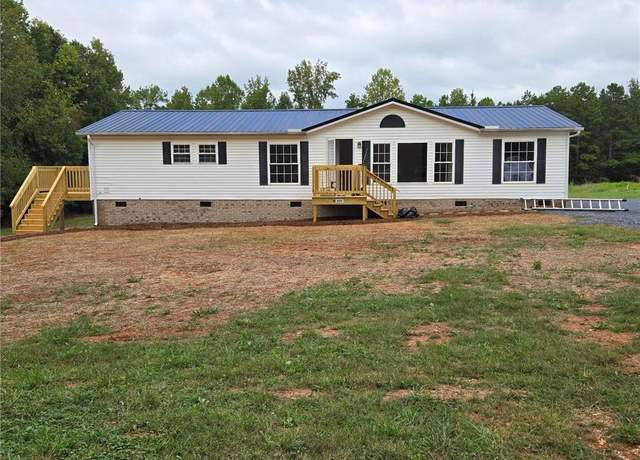 Property at 300 Robbins Ln, Lexington, NC 27292, 3 beds, 2 baths
