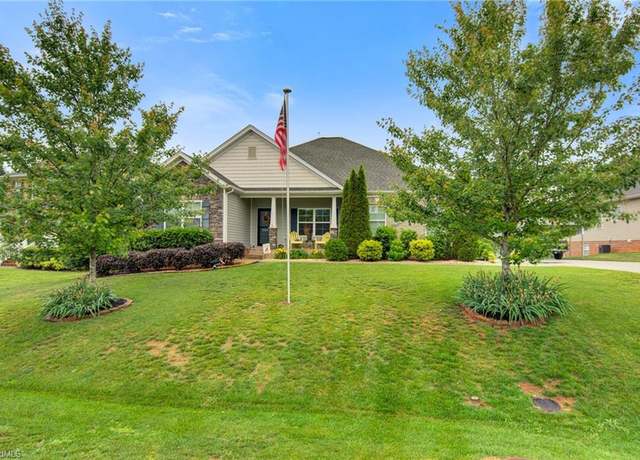 Property at 4843 Knollview Dr, Walkertown, NC 27051, 4 beds, 3 baths