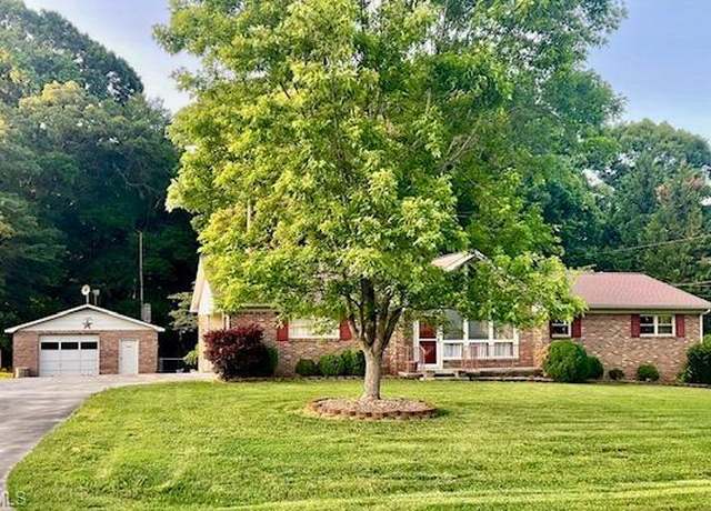 Property at 327 Lanier Dr, Lexington, NC 27295, 3 beds, 2 baths