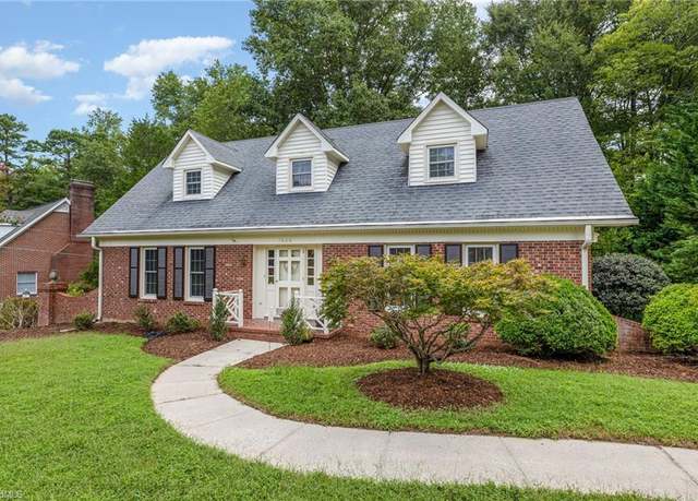 Property at 1020 Sweetbriar Rd, High Point, NC 27262, 3 beds, 2 baths