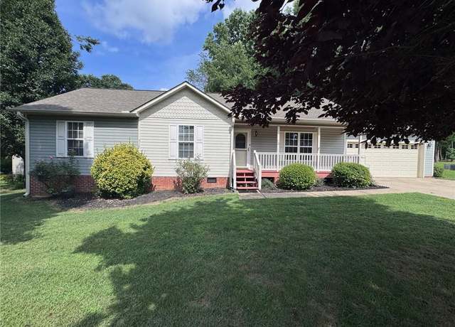 Property at 10 Braxton Ln, Thomasville, NC 27360, 3 beds, 2 baths