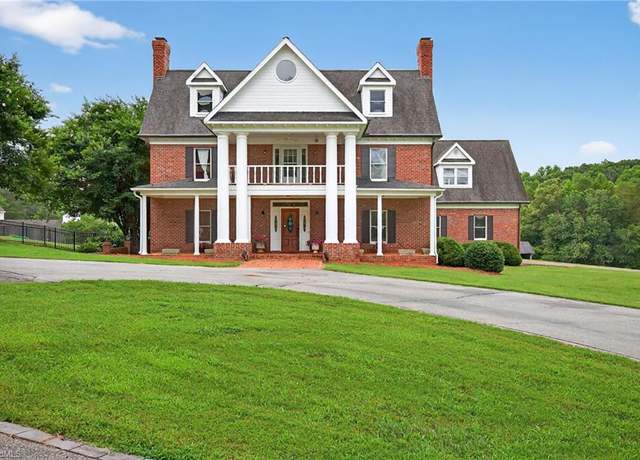 Property at 8350 Holler Farm Rd, Clemmons, NC 27012, 4 beds, 4.5 baths