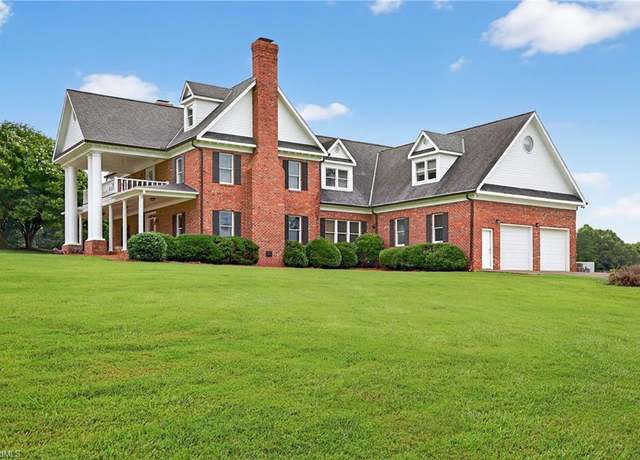 Property at 8350 Holler Farm Rd, Clemmons, NC 27012, 4 beds, 4.5 baths