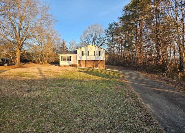 Property at 145 Maple Ridge Dr, King, NC 27021, 3 beds, 1 bath