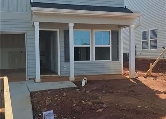 Property at 5049 Fallmeade Rd, Kernersville, NC 27284, 5 beds, 3 baths