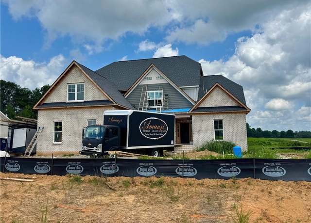 Property at 3104 Pasture View Dr, Summerfield, NC 27358, 4 beds, 3.5 baths