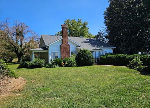 Property at 777 Copeland School Rd, Dobson, NC 27017, 2 beds, 3 baths
