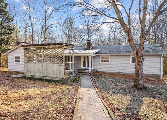 Property at 5984 Beckner St, Clemmons, NC 27103, 3 beds, 2 baths