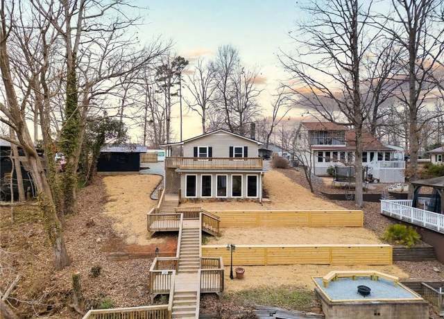 Property at 277 Sunset Blvd, Lexington, NC 27292, 2 beds, 3 baths