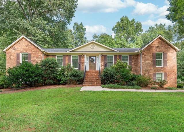 Property at 620 Barrocliff Rd, Clemmons, NC 27012, 4 beds, 3 baths