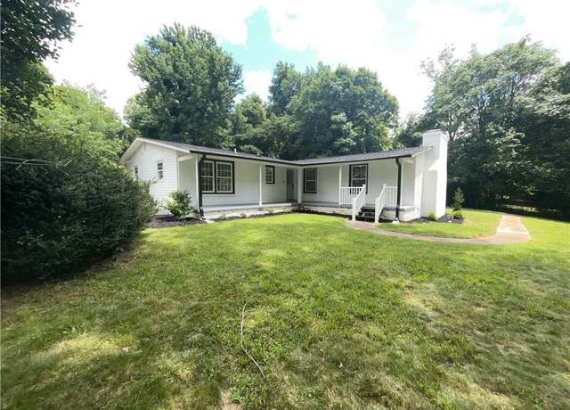 Property at 806 Larkwood Dr, Greensboro, NC 27410, 3 beds, 2 baths