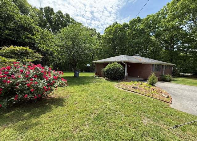 Property at 791 W Balfour Ave, Asheboro, NC 27203, 3 beds, 2 baths