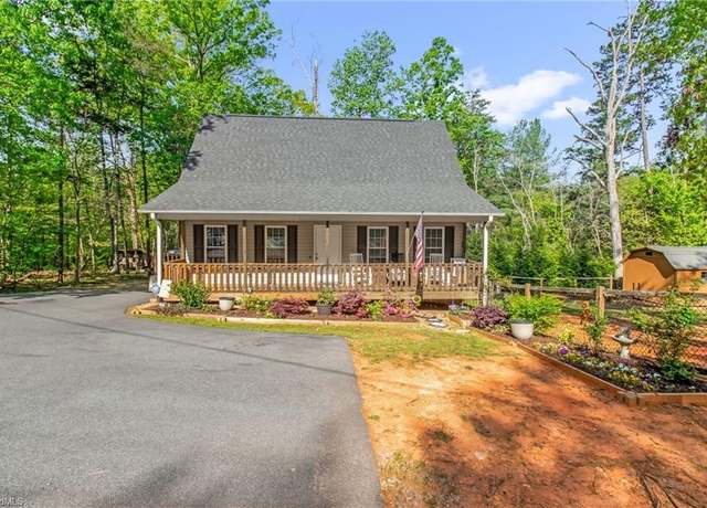 Property at 3710 Becks Church Rd, Lexington, NC 27292, 3 beds, 2.5 baths
