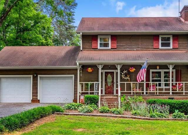 Property at 1807 Lantern Dr, Asheboro, NC 27205, 3 beds, 2.5 baths