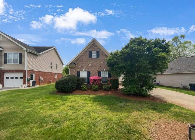Property at 107 Brooks Edge Dr, Winston-salem, NC 27107, 3 beds, 2 baths