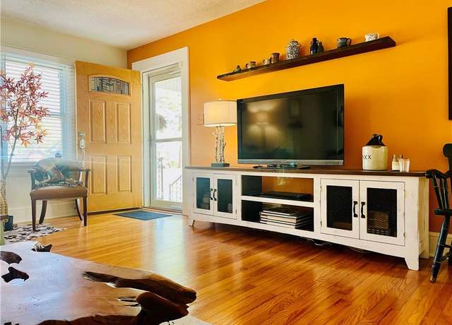 Property at 205 Avondale Dr, Lexington, NC 27295, 3 beds, 1 bath