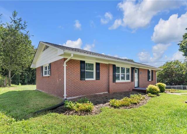 Property at 6166 Haywood St, Clemmons, NC 27012, 3 beds, 2 baths