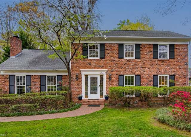 Property at 804 Rollingwood Dr, Greensboro, NC 27410, 4 beds, 3 baths