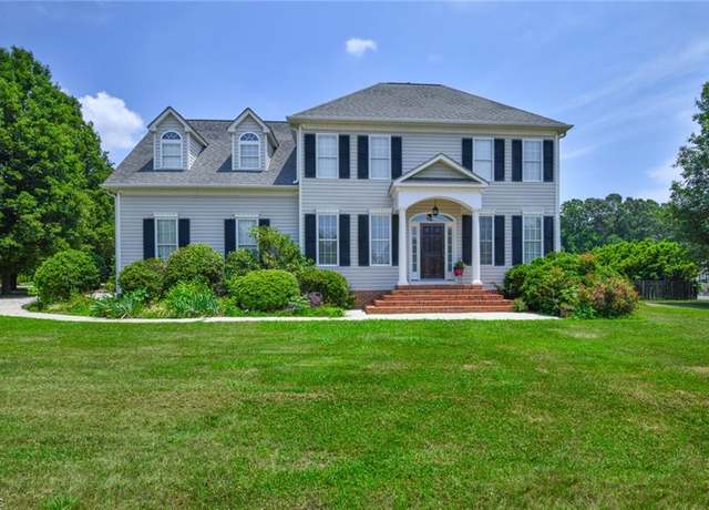 Property at 126 Parkview Ln, Reidsville, NC 27320, 3 beds, 2.5 baths