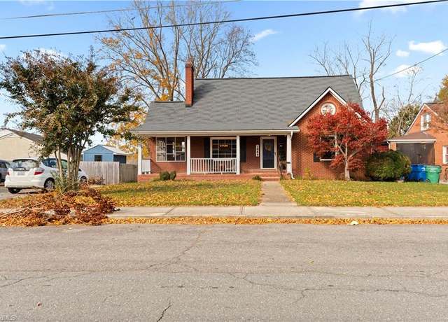 Property at 1009 Mitchell St, Mount Airy, NC 27030, 4 beds, 2 baths