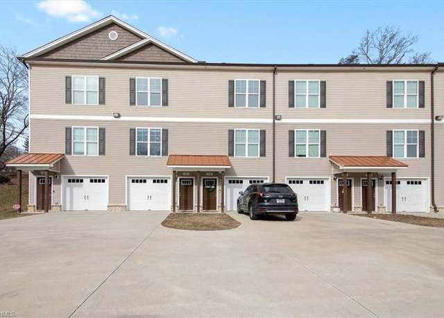 Property at 603 Riverside Dr, Mount Airy, NC 27030, 2 beds, 2.5 baths