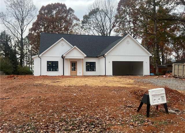 Property at 3406 Sharpe St, Clemmons, NC 27012, 4 beds, 2 baths