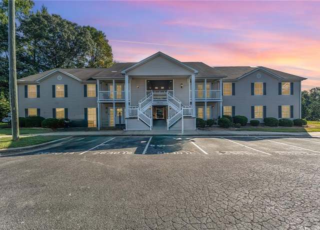 Property at 2630-2D Guyer St, High Point, NC 27265, 3 beds, 2 baths