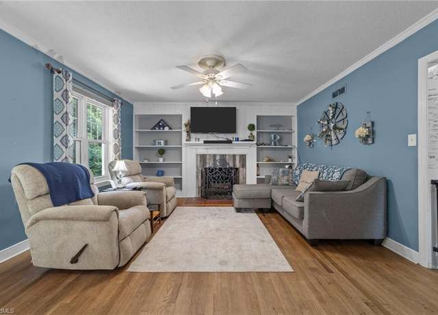 Property at 1333 Seminole Dr, Greensboro, NC 27408, 6 beds, 3 baths