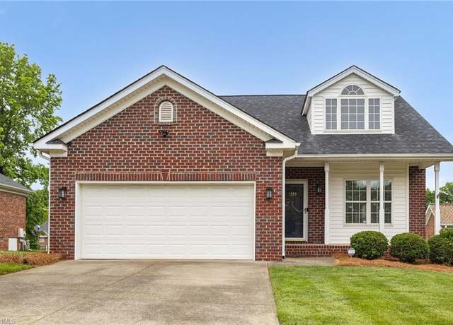 Property at 1329 Whitworth Ct, Kernersville, NC 27284, 3 beds, 2 baths