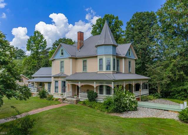 Property at 206 N Brook St, Wilkesboro, NC 28697, 4 beds, 4 baths