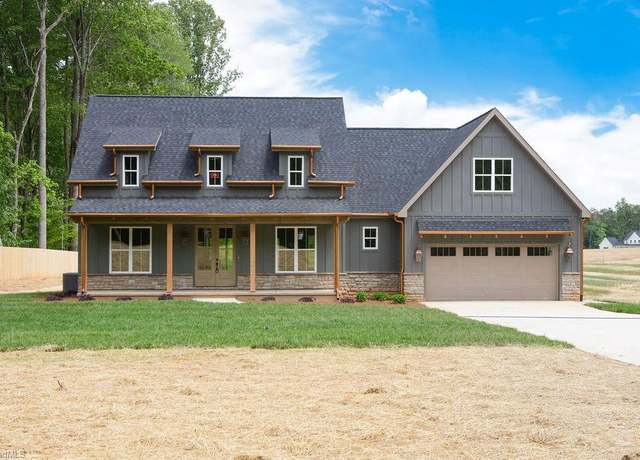 Property at 775 Morris Rd, Winston-salem, NC 27101, 4 beds, 3.5 baths