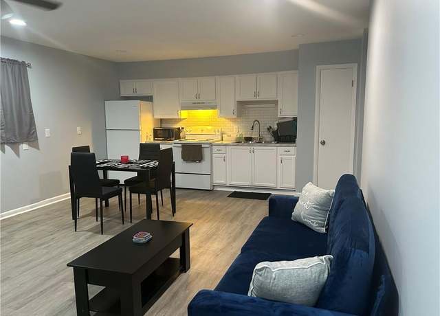 Property at 130 S Estes Dr Unit 5-C, Chapel Hill, NC 27514, 1 bed, 1 bath