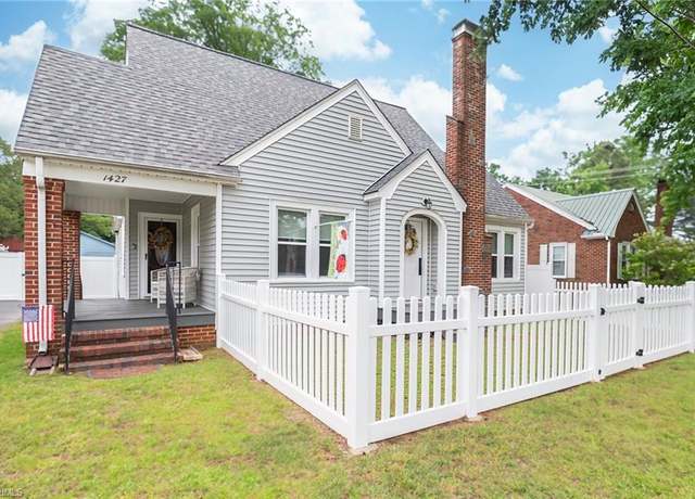 Property at 1427 S Fayetteville St, Asheboro, NC 27205, 4 beds, 2.5 baths