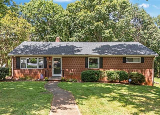 Property at 2743 Cherokee Ln, Winston-salem, NC 27103, 3 beds, 2 baths