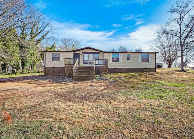 Property at 4032 Us Highway 158, Mocksville, NC 27028, 3 beds, 2 baths