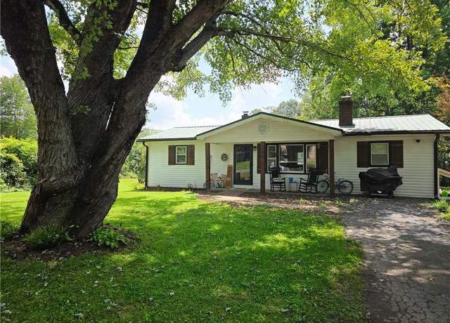 Property at 173 Olive St, Mount Airy, NC 27030, 3 beds, 1 bath