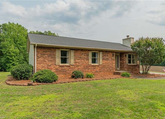 Property at 7741 Hampton Rd, Clemmons, NC 27012, 3 beds, 2 baths