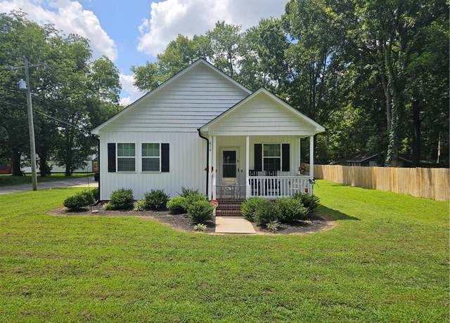 Property at 816 Barnes St, Reidsville, NC 27320, 3 beds, 2 baths