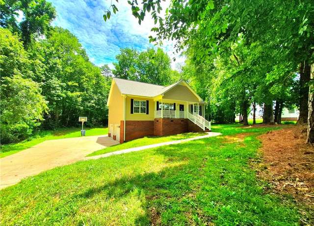 Property at 162 N Hazelwood Dr, Mocksville, NC 27028, 3 beds, 2.5 baths
