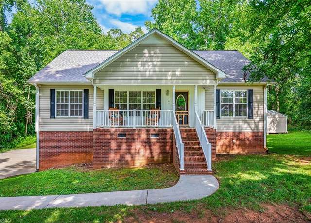 Property at 162 N Hazelwood Dr, Mocksville, NC 27028, 3 beds, 2.5 baths