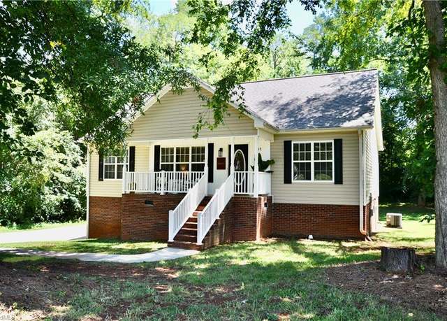 Property at 162 N Hazelwood Dr, Mocksville, NC 27028, 3 beds, 2.5 baths