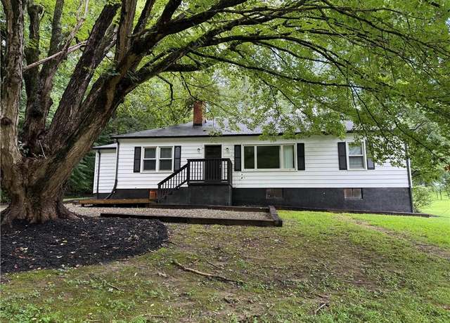 Property at 2370 Clemmonsville Rd, Winston-salem, NC 27127, 3 beds, 2.5 baths