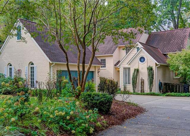 Property at 1209 Westminster Dr, Greensboro, NC 27410, 4 beds, 3 baths