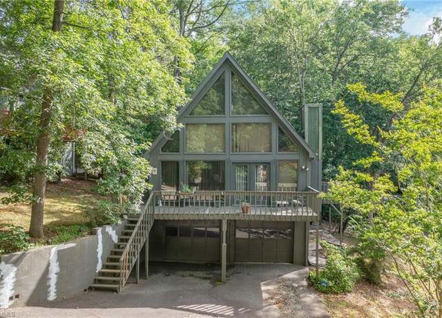 Property at 1920 Chateau Rdg, Winston-salem, NC 27103, 2 beds, 2.5 baths