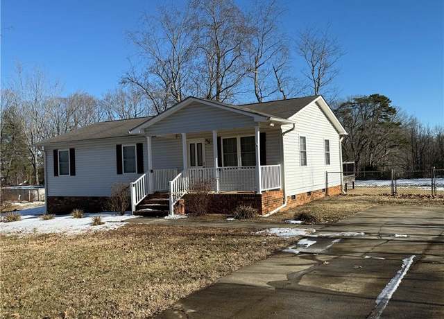 Property at 122 Scenic Dr, King, NC 27021, 3 beds, 2 baths