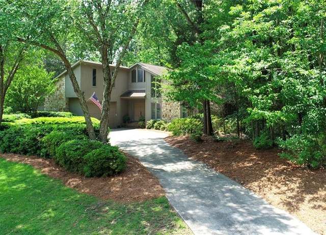Property at 8009 Willow Glen Trl, Greensboro, NC 27455, 3 beds, 2.5 baths