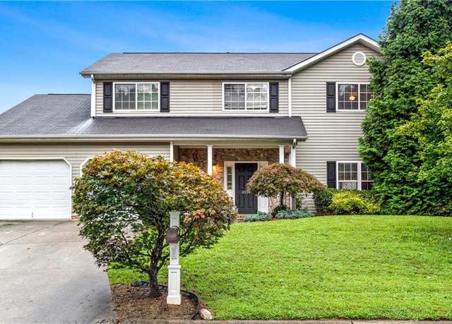 Property at 4514 Camden Ridge Dr, Greensboro, NC 27410, 4 beds, 2.5 baths