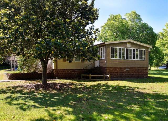Property at 283 Crotts Dr, Lexington, NC 27295, 3 beds, 2 baths