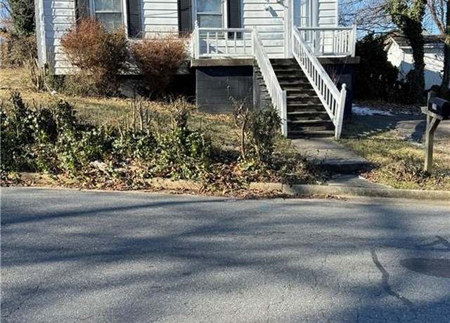 Property at 208 N Franklin St, Reidsville, NC 27320, 2 beds, 1 bath