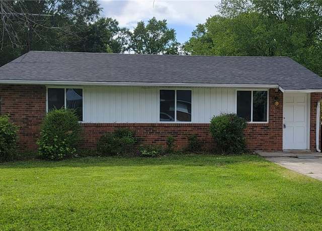 Property at 2410 Madre Pl, Greensboro, NC 27406, 3 beds, 1 bath